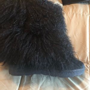 Ladies black fur winter boot